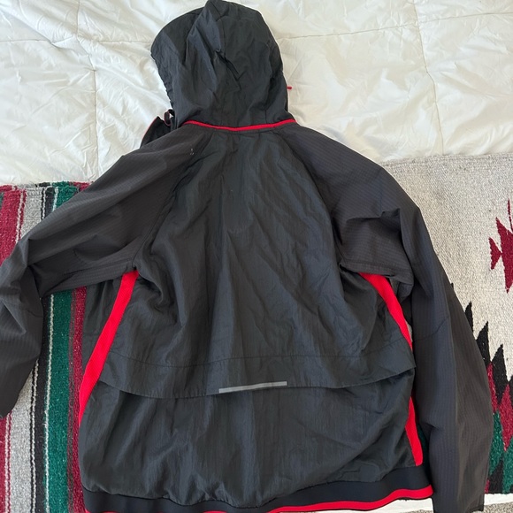 Red and black Russell rain jacket, size M - Picture 2 of 4